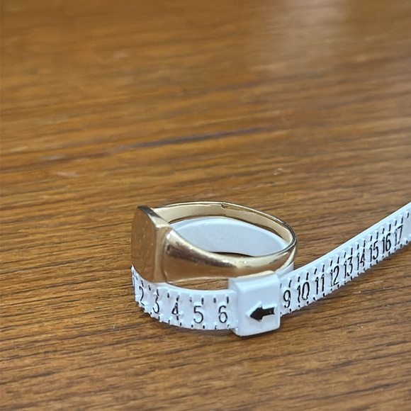 Engraved initial JMM Gold ring 10k